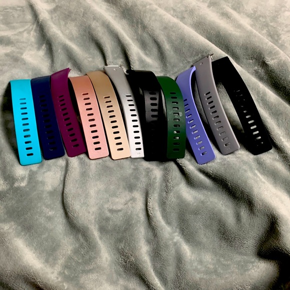 Fit bit Vera bands their is 11 of them 8 are mat and three are Metallic - Picture 1 of 2